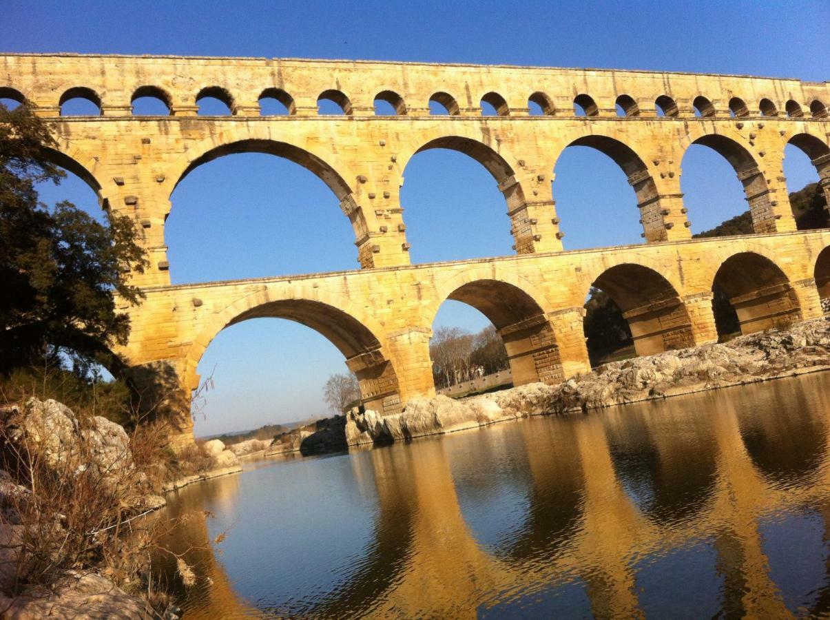 A Gauche Du Pont Hotel Vers Pont du Gard Ngoại thất bức ảnh