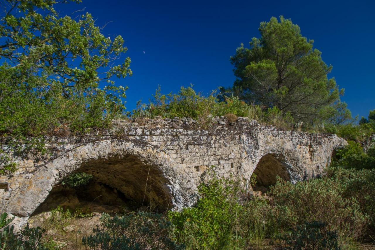 A Gauche Du Pont Hotel Vers Pont du Gard Ngoại thất bức ảnh