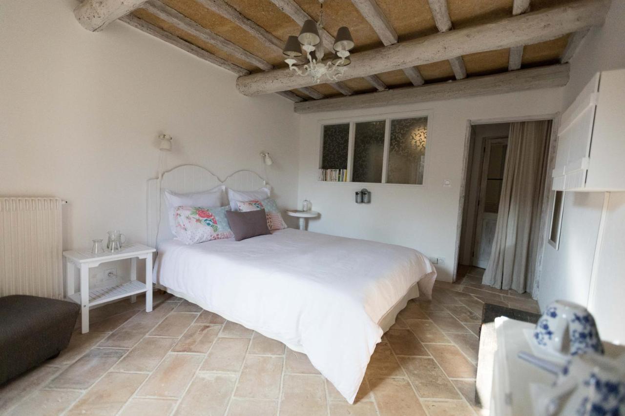 A Gauche Du Pont Hotel Vers Pont du Gard Ngoại thất bức ảnh